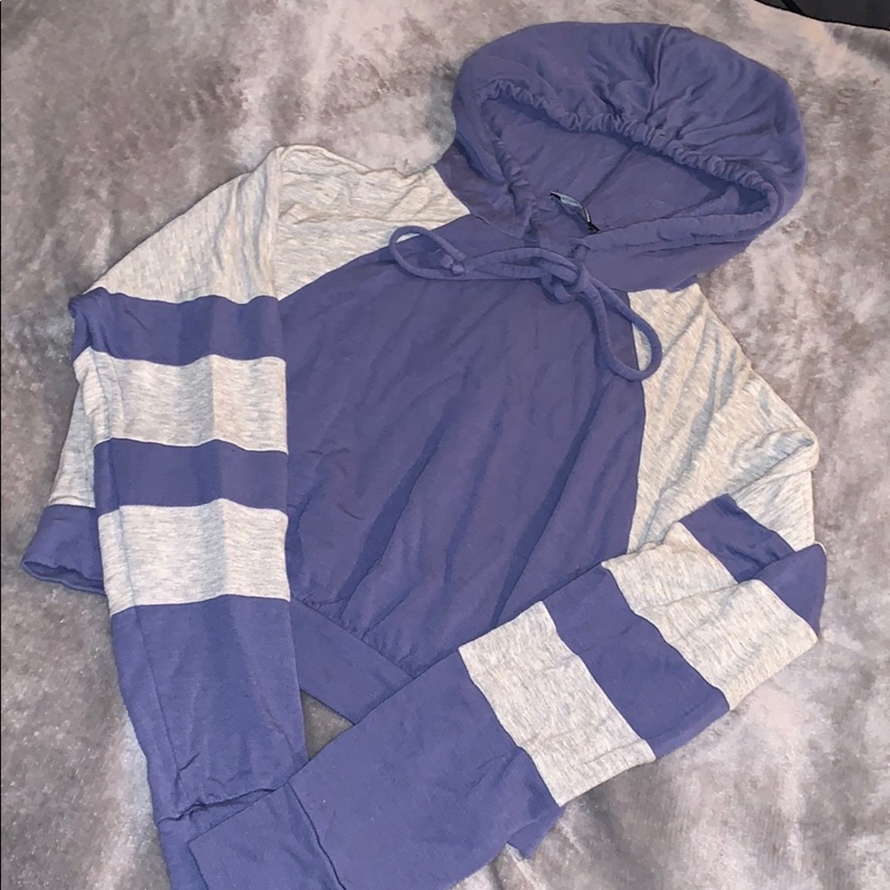 Sweatshirt crop top